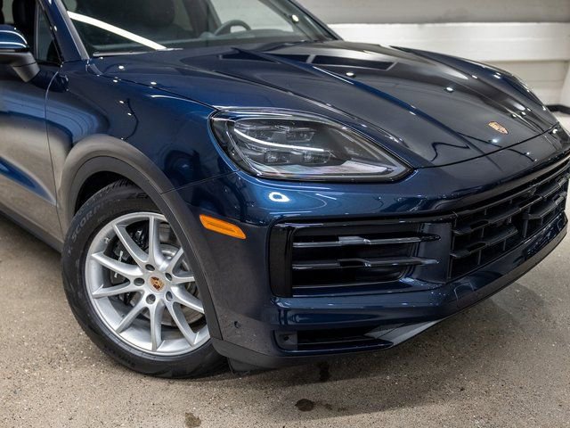 Certified 2025 Porsche Cayenne S AWD/4WD image 16