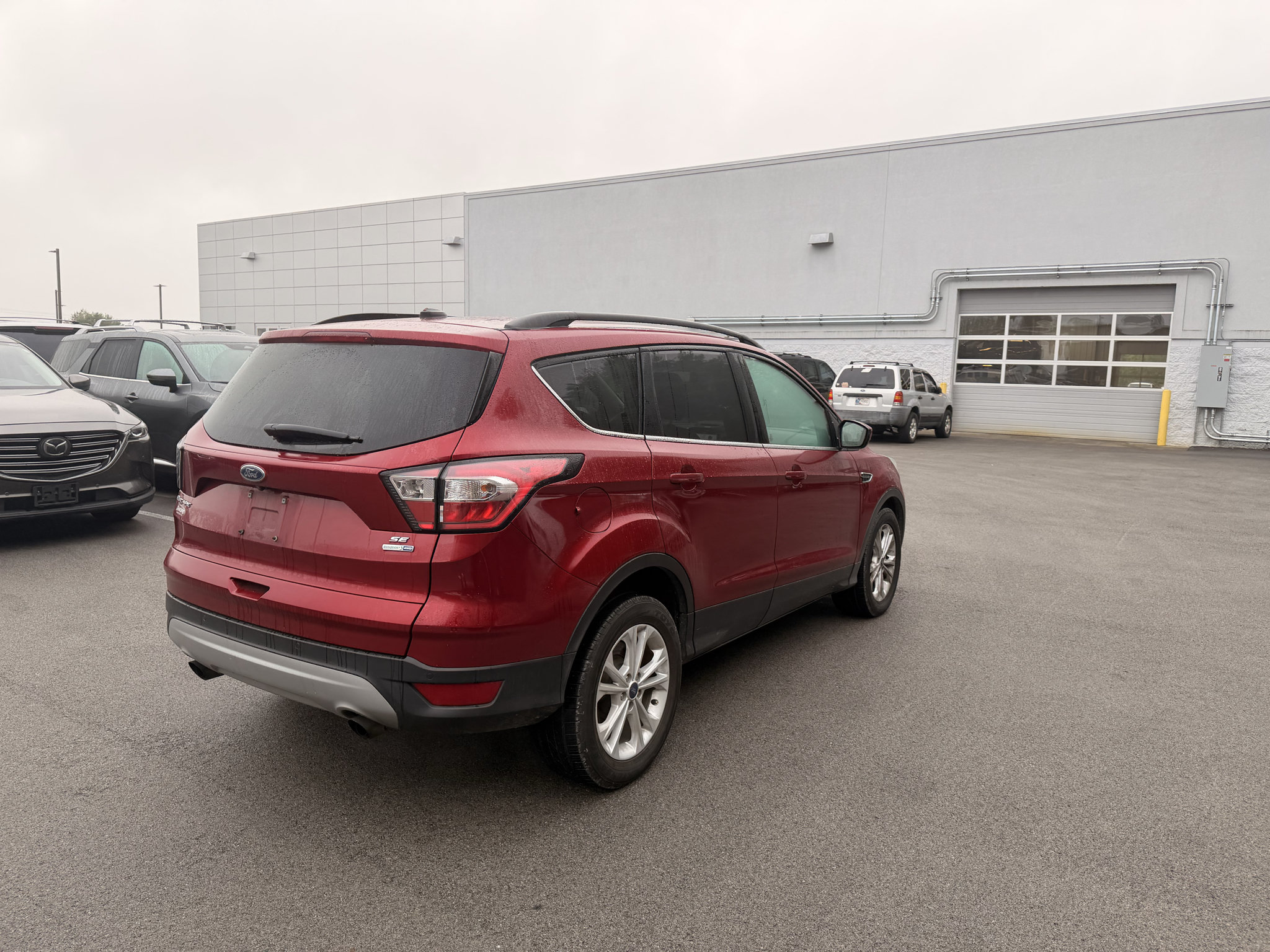 Used 2017 Ford Escape SE w/ Equipment Group 201A AWD/4WD image 4