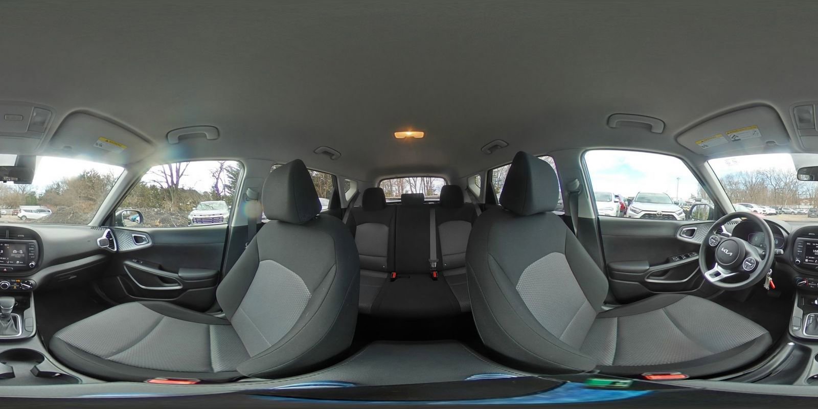 Used 2025 Kia Soul LX w/ LX Technology Package FWD image 39