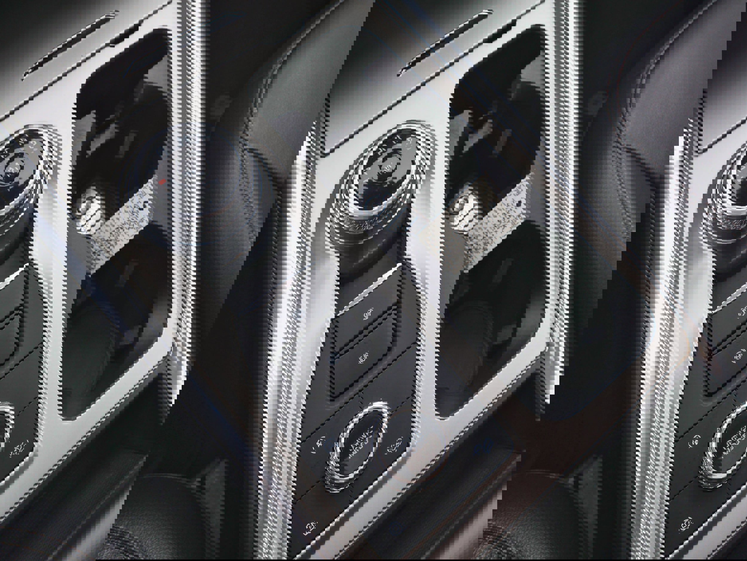 Used 2021 Ford Explorer XLT w/ Equipment Group 202A image 27