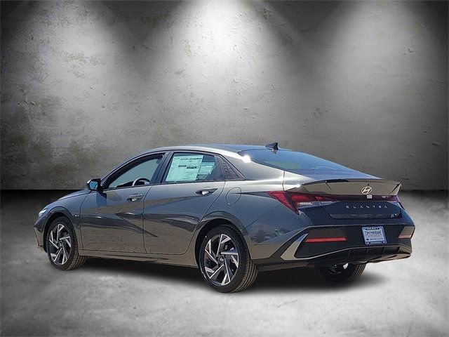 New 2025 Hyundai Elantra Sport image 4