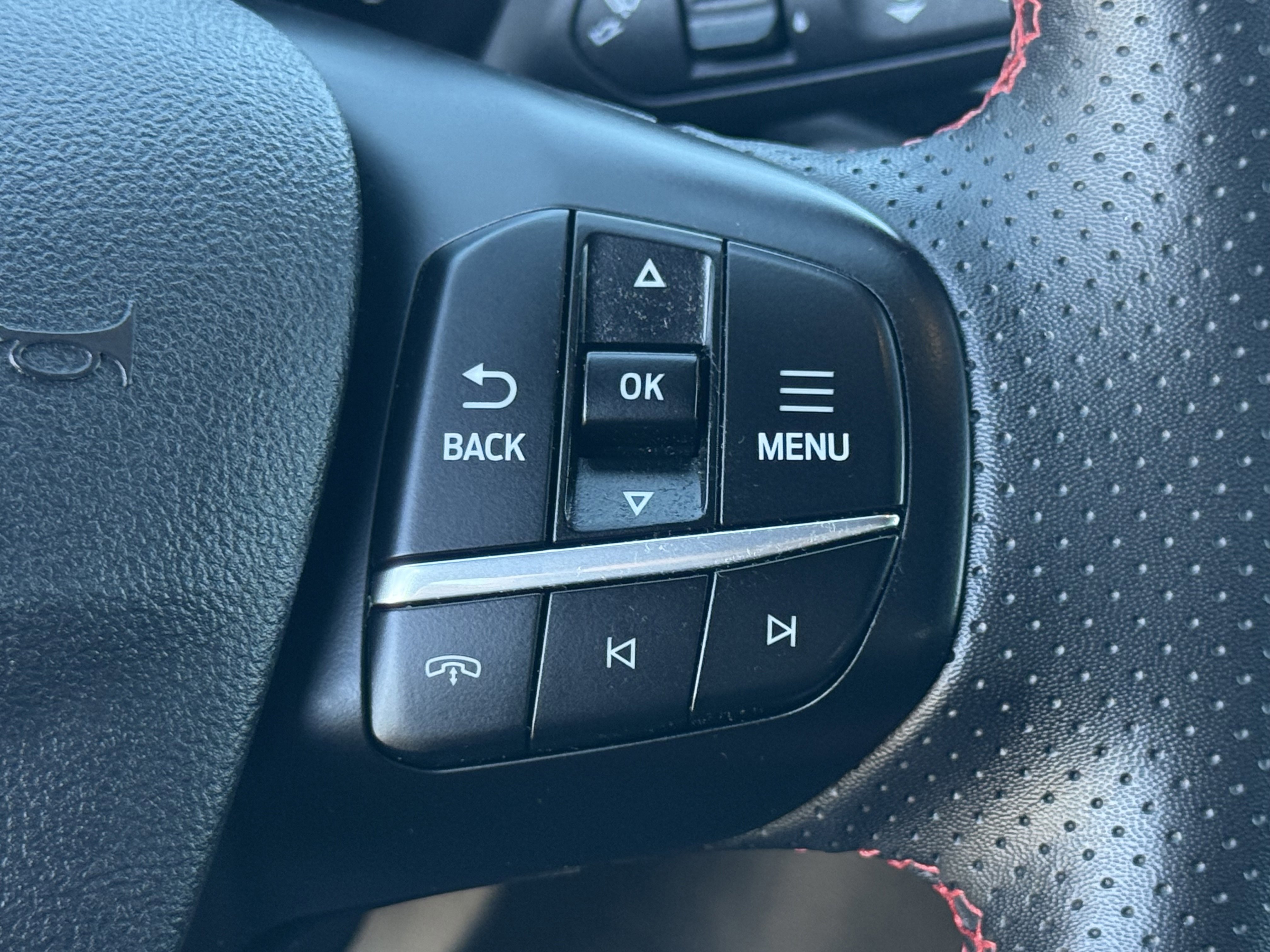 Used 2024 Ford Escape ST-Line w/ Cold Weather Package image 19