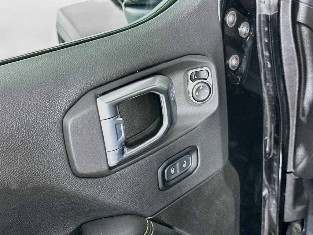 Certified 2025 Jeep Wrangler Unlimited Sahara AWD/4WD image 27