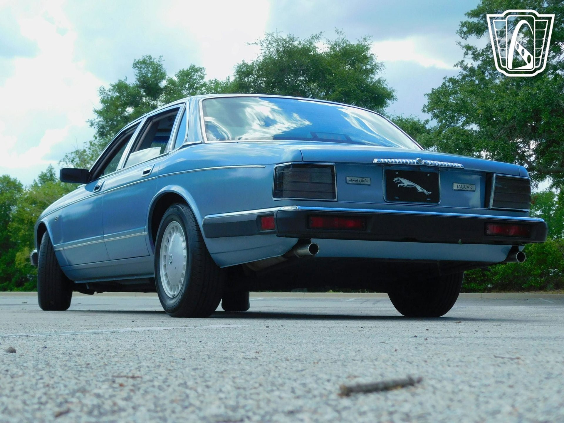 Used 1991 Jaguar XJ Vanden Plas image 10