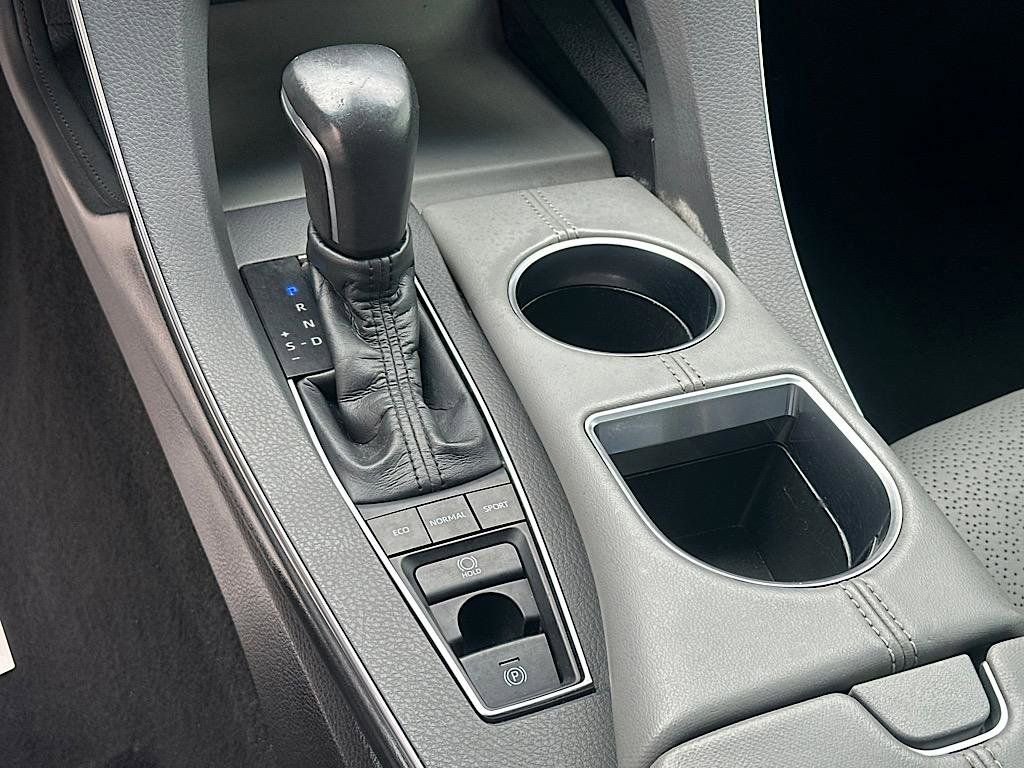 Certified 2019 Toyota Avalon Limited w/ Advanced Safety Package image 24