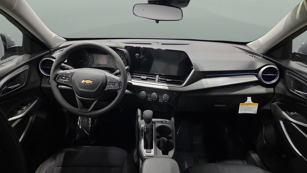 New 2026 Chevrolet Trax LS w/ LS Convenience Package FWD image 19