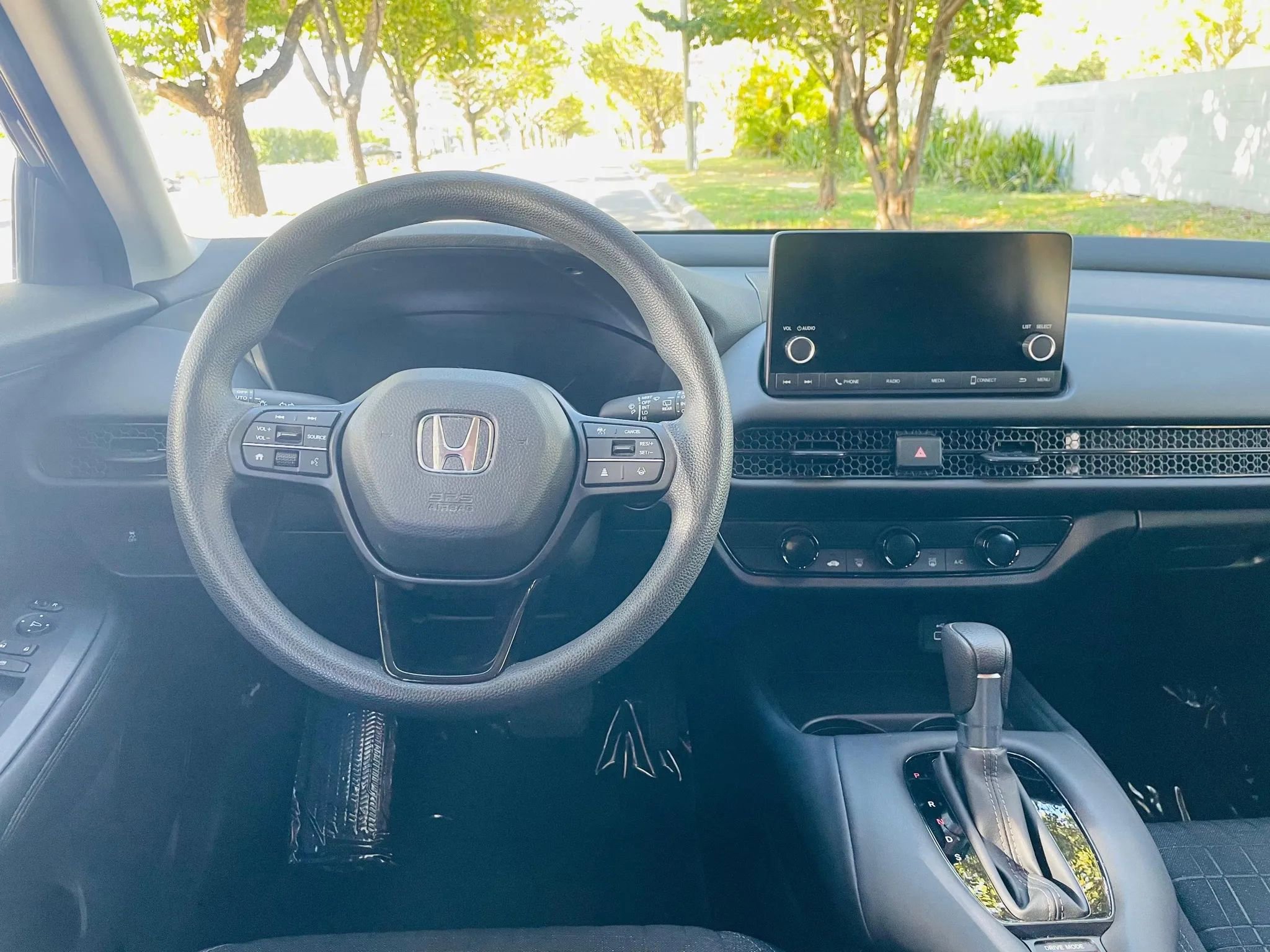 Used 2025 Honda HR-V LX image 12