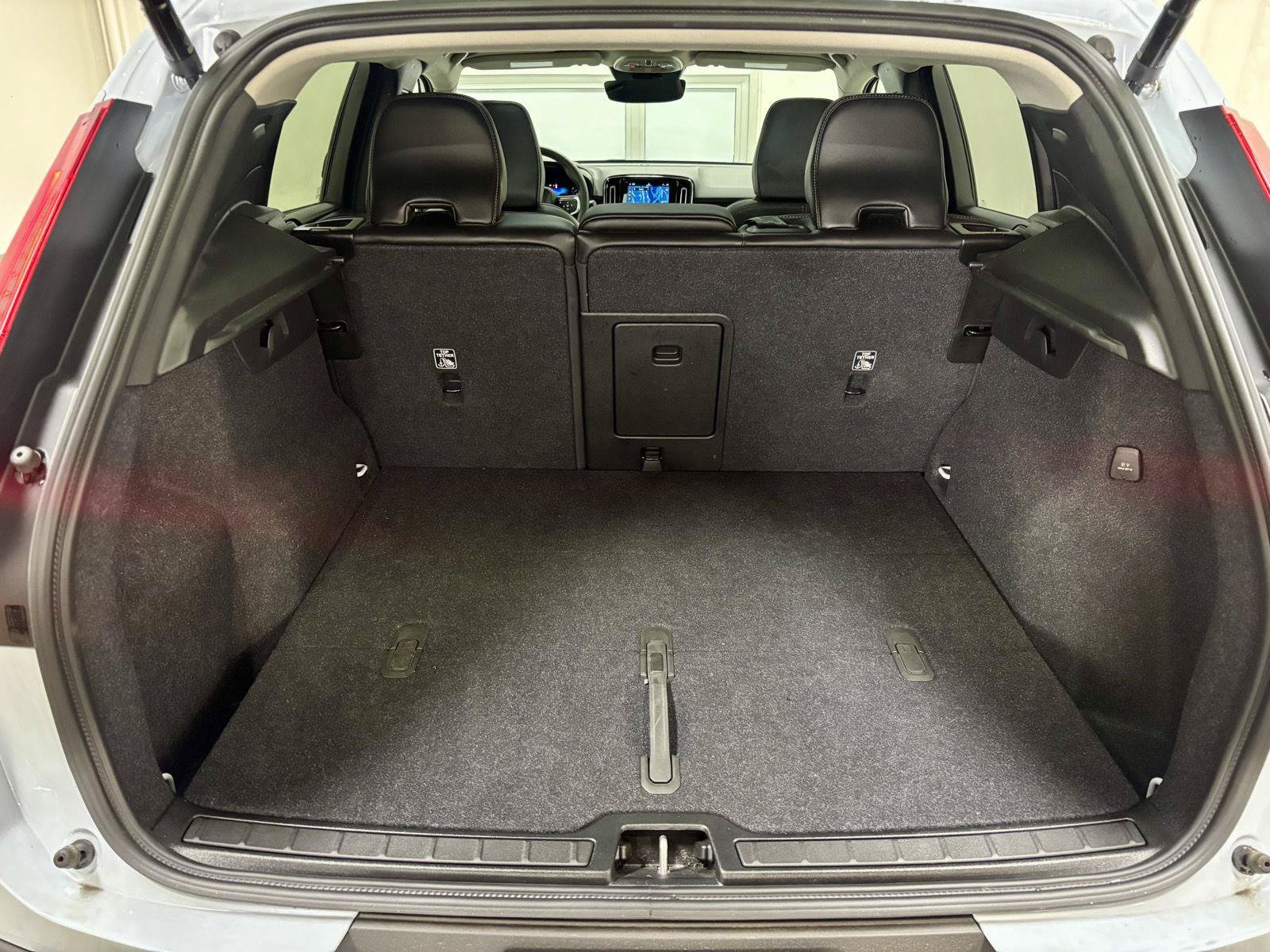 Used 2026 Volvo XC40 B5 Plus w/ Protection Package Premier AWD/4WD image 38