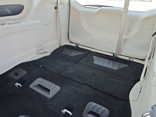Used 2024 Chrysler Voyager LX FWD image 40