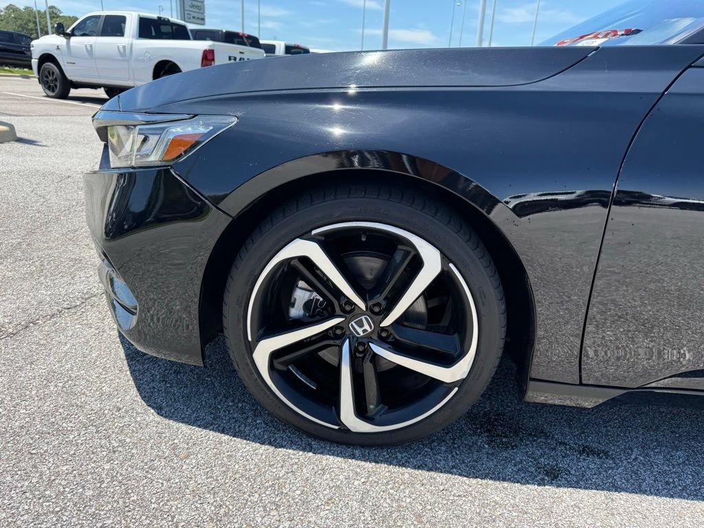 Used 2018 Honda Accord Sport image 19