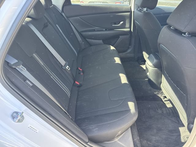 Used 2025 Hyundai Elantra SEL FWD image 15