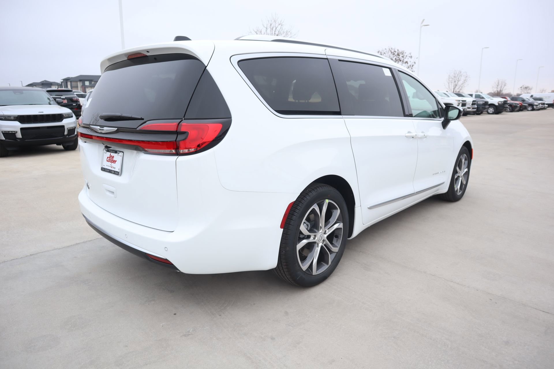 New 2026 Chrysler Pacifica Pinnacle image 24