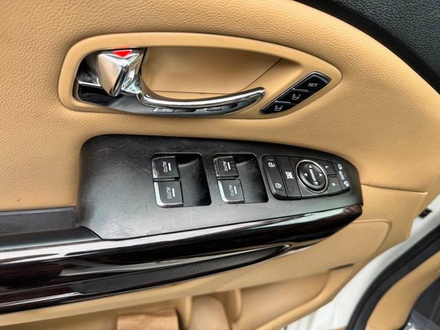 Used 2017 Kia Sedona SX Limited w/ Option Group 030 FWD image 22