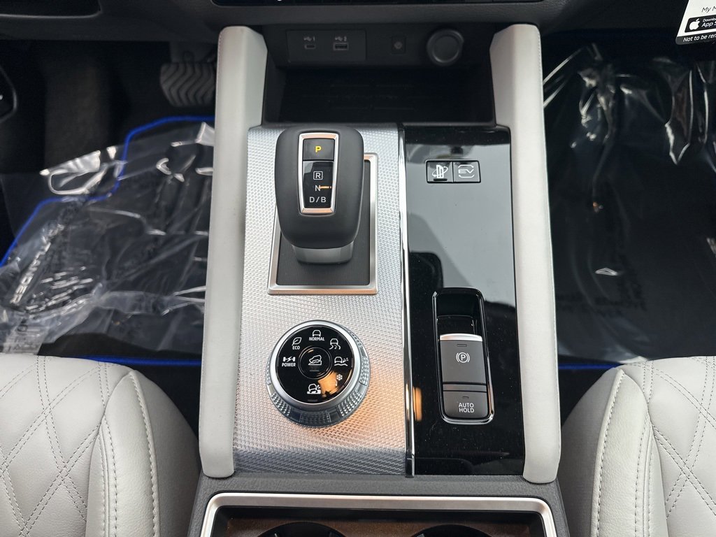 New 2025 Mitsubishi Outlander SEL image 17