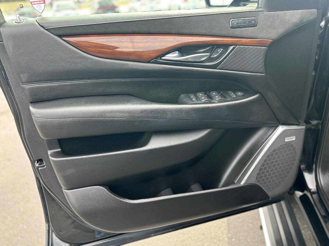 Used 2019 Cadillac Escalade Premium Luxury image 8