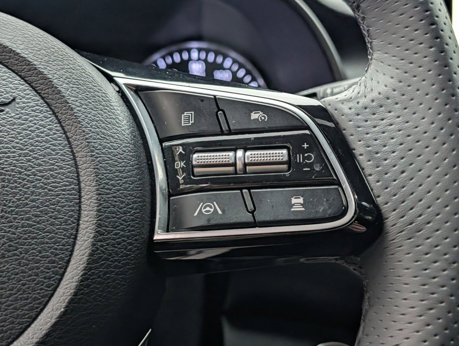 Used 2024 Kia Forte GT-Line w/ GT-Line Premium Package FWD image 36