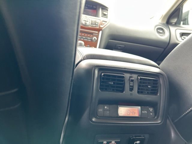 Used 2020 Nissan Pathfinder Platinum FWD image 46