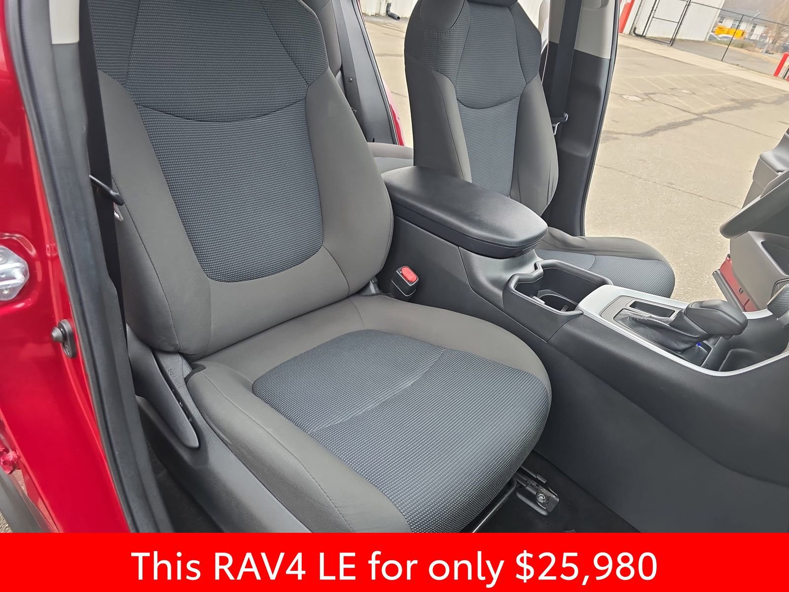 Used 2022 Toyota RAV4 LE image 16