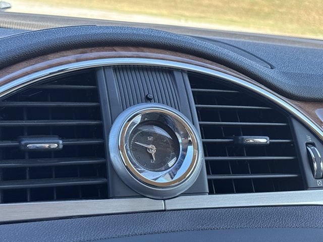 Used 2012 Buick Enclave Premium FWD image 31