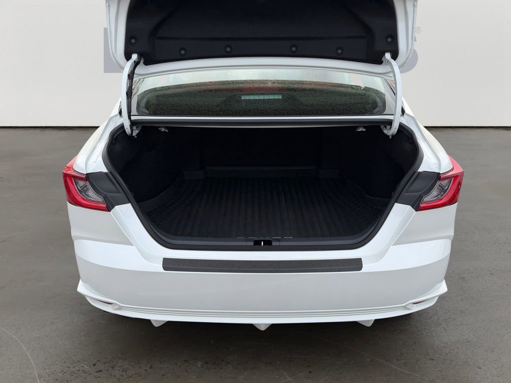 Used 2025 Toyota Camry XSE image 14