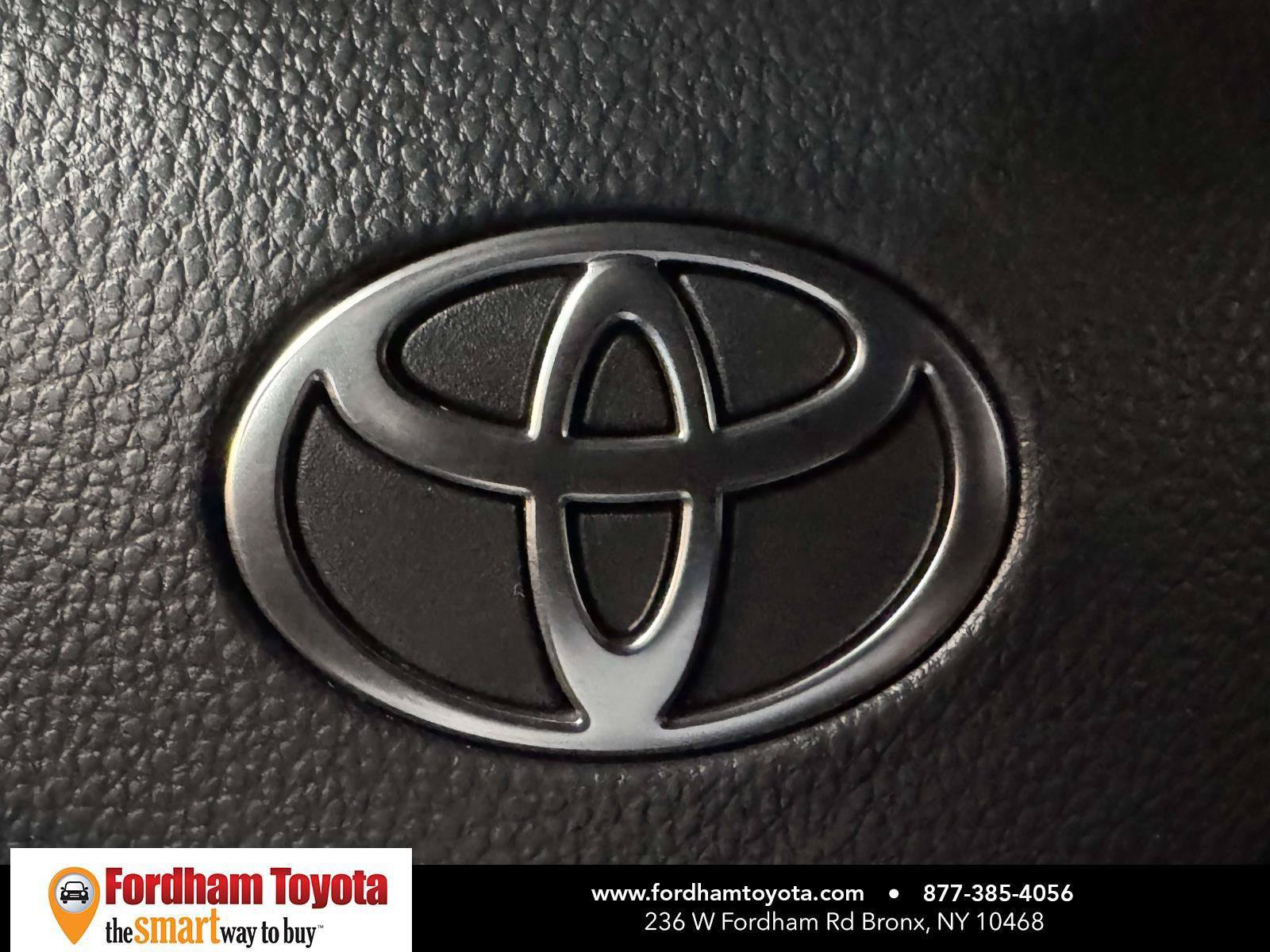 Used 2025 Toyota Camry SE FWD image 33
