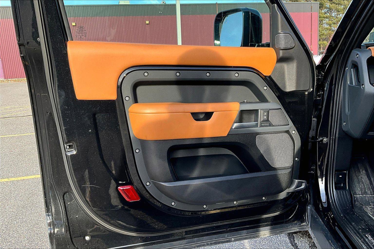 Used 2021 Land Rover Defender 90 X image 16