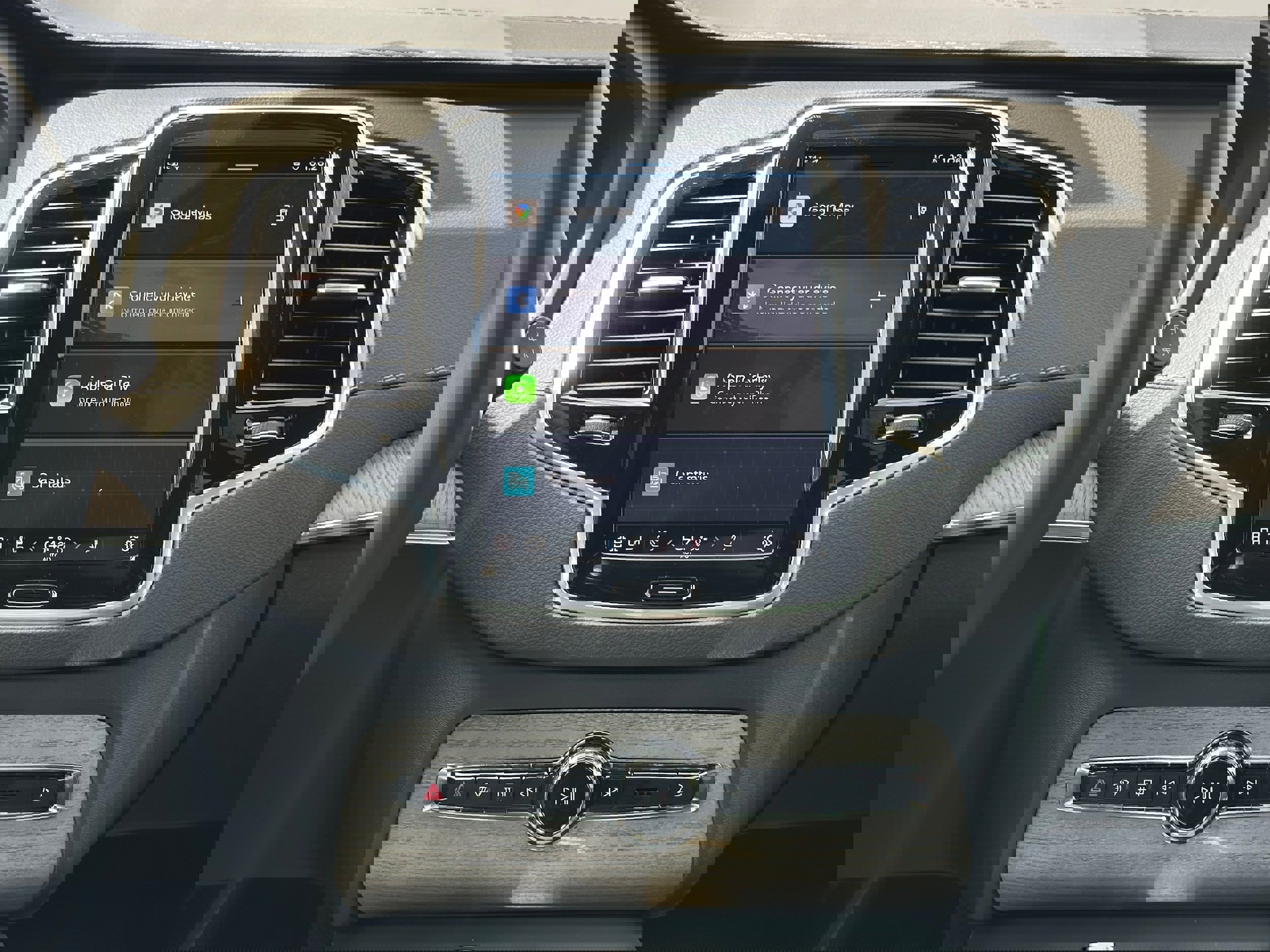 Certified 2024 Volvo XC90 T8 Ultimate image 16