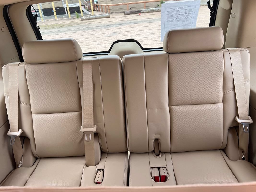 Used 2013 GMC Yukon SLT w/ SLT-2 Equipment Package AWD/4WD image 13