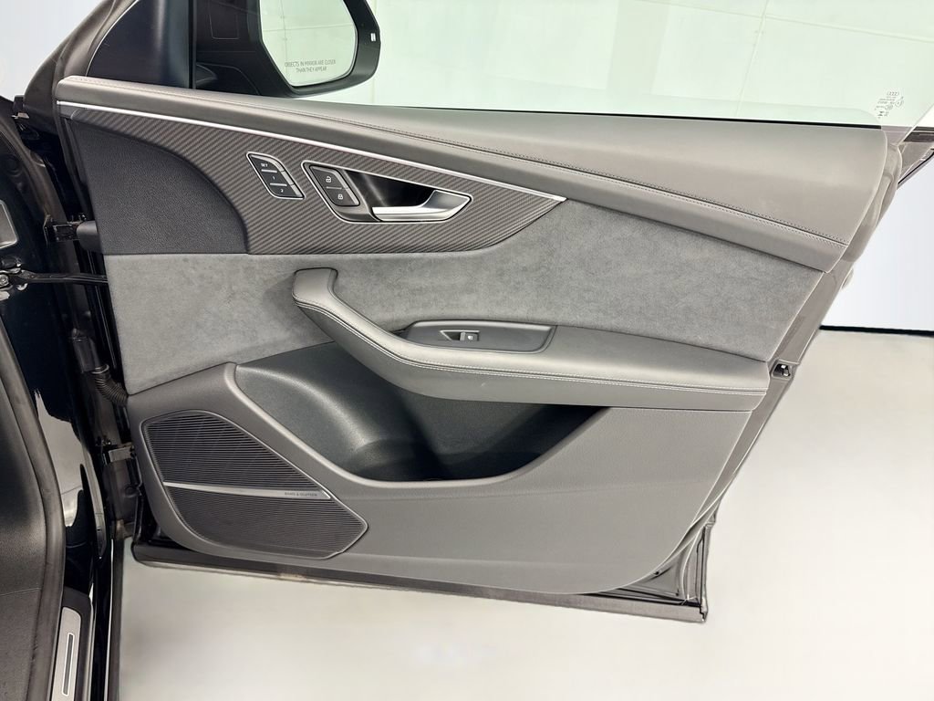 Used 2024 Audi RS Q8 image 24