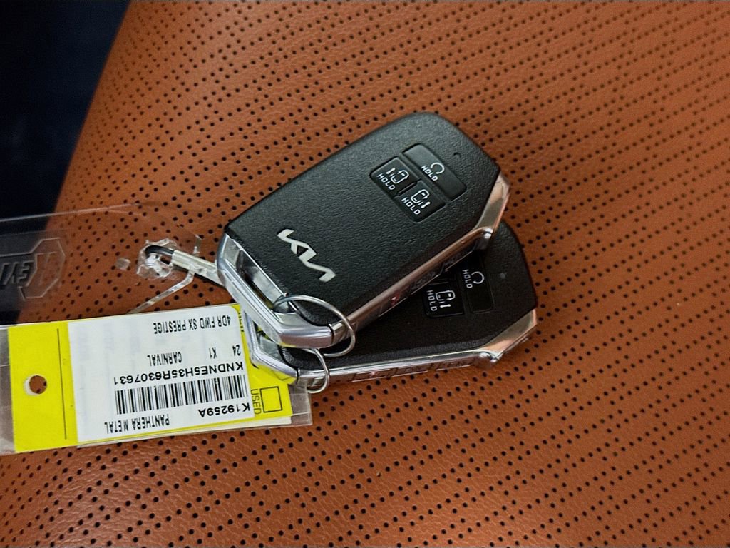 Used 2024 Kia Carnival SX Prestige image 38
