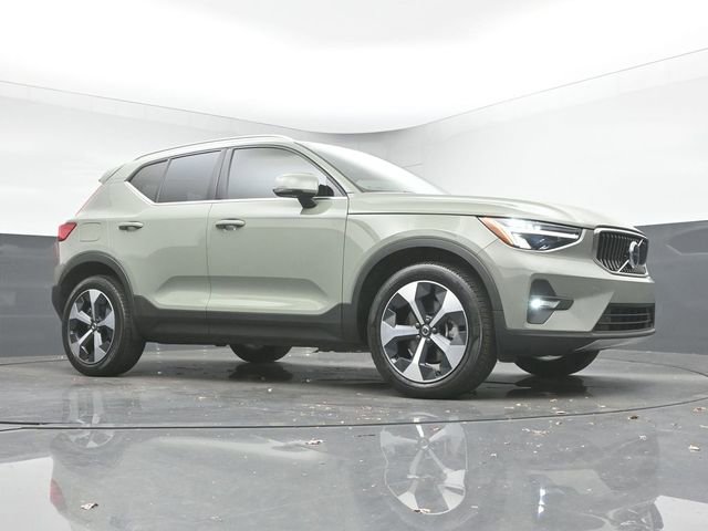 Used 2023 Volvo XC40 B5 Plus w/ Protection Package Premier image 34