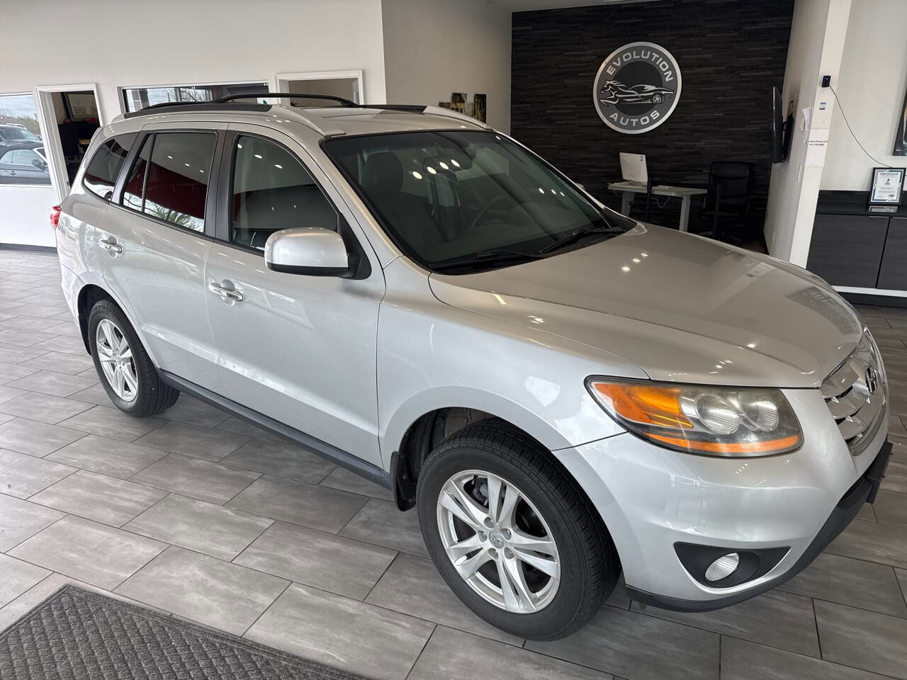 Used 2011 Hyundai Santa Fe Limited image 4