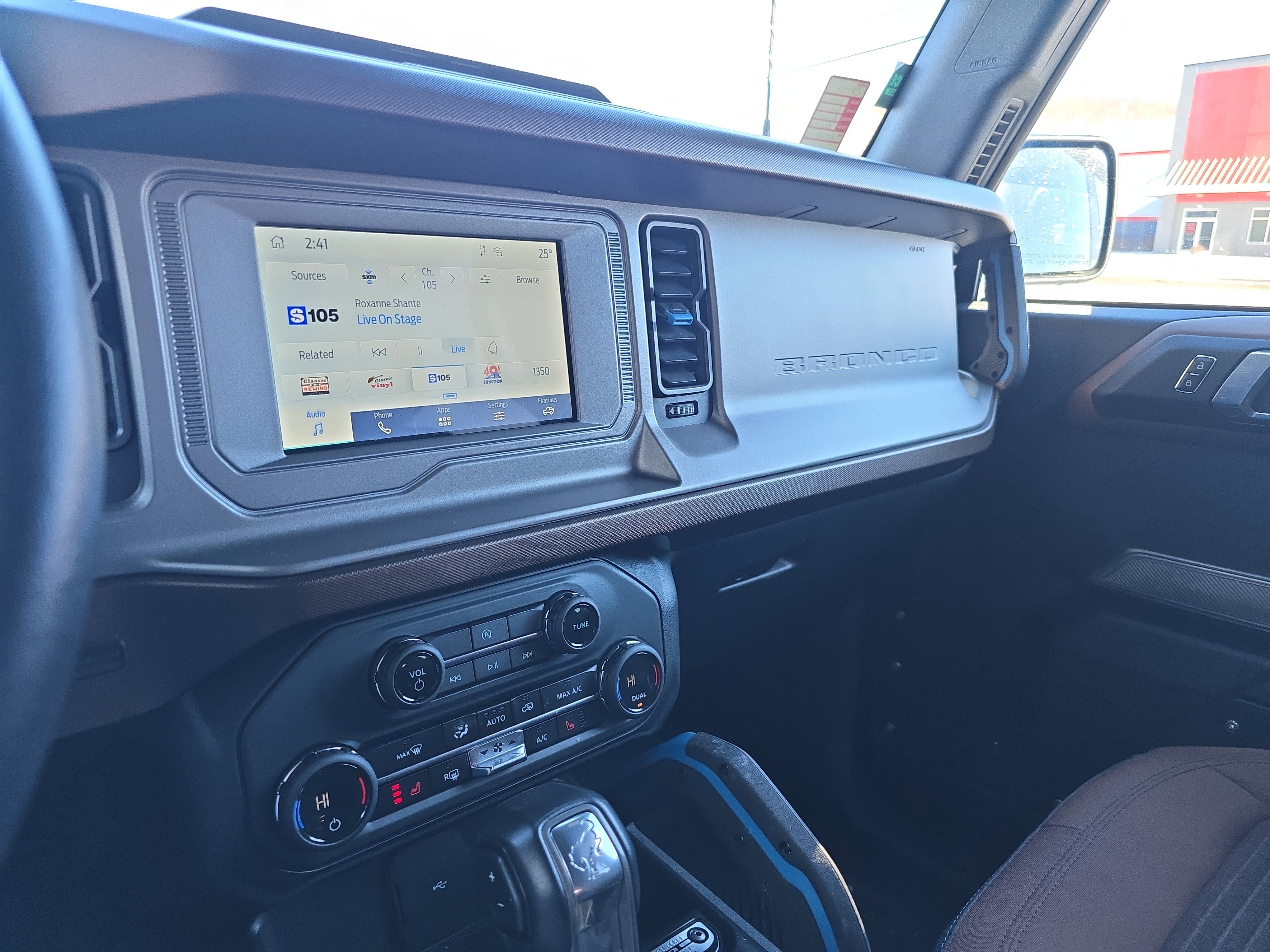 Used 2023 Ford Bronco Outer Banks image 25