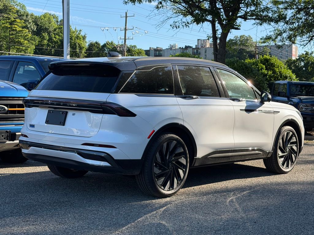 New 2026 Lincoln Nautilus Reserve w/ Jet Appearance Package AWD/4WD image 3