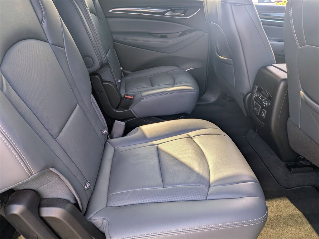 Used 2024 Buick Enclave Premium image 31