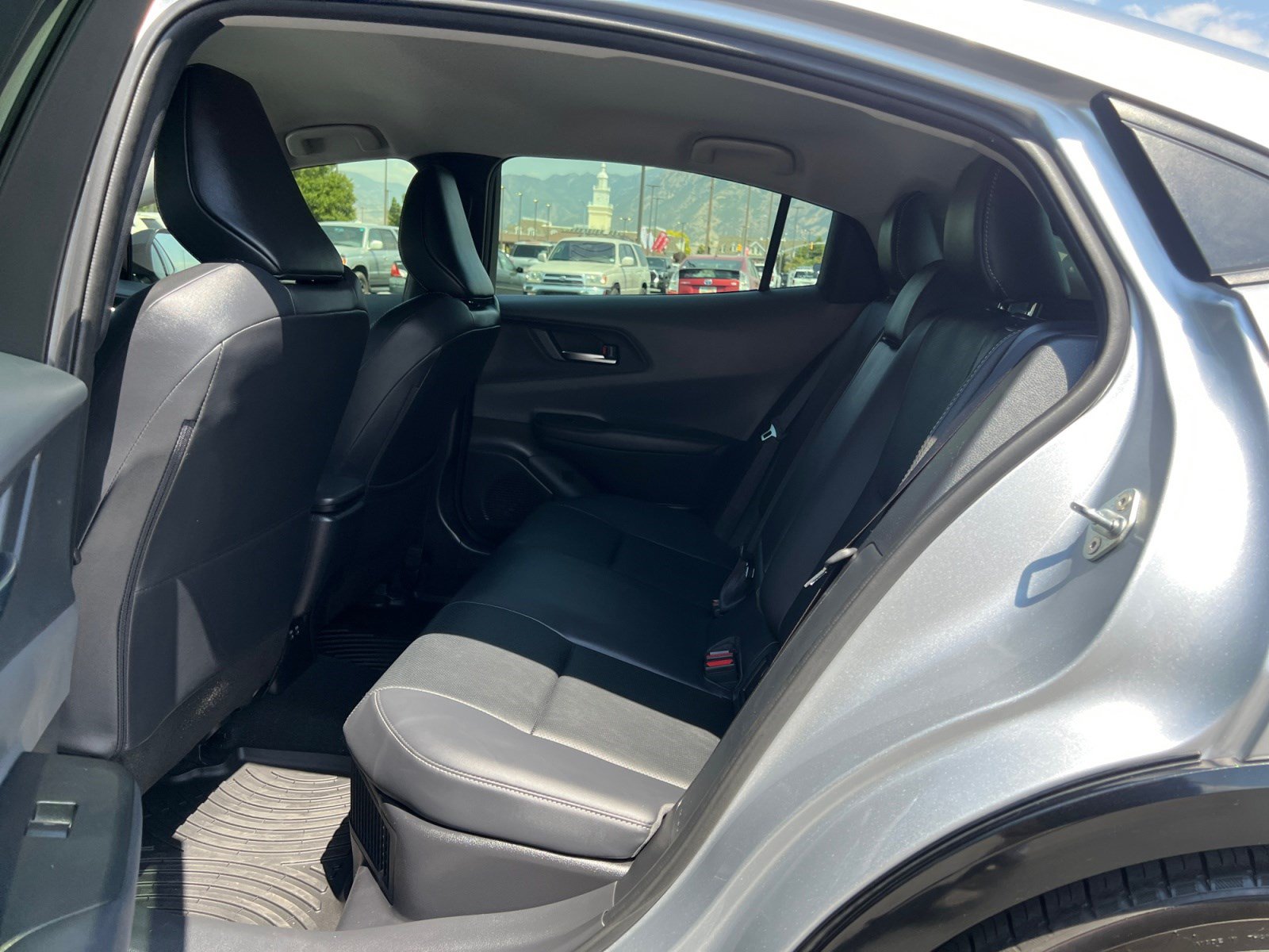 Used 2025 Toyota Prius XLE AWD/4WD image 25
