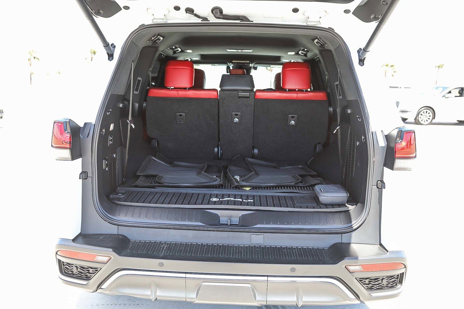 Used 2023 Lexus LX 600 F Sport AWD/4WD image 25