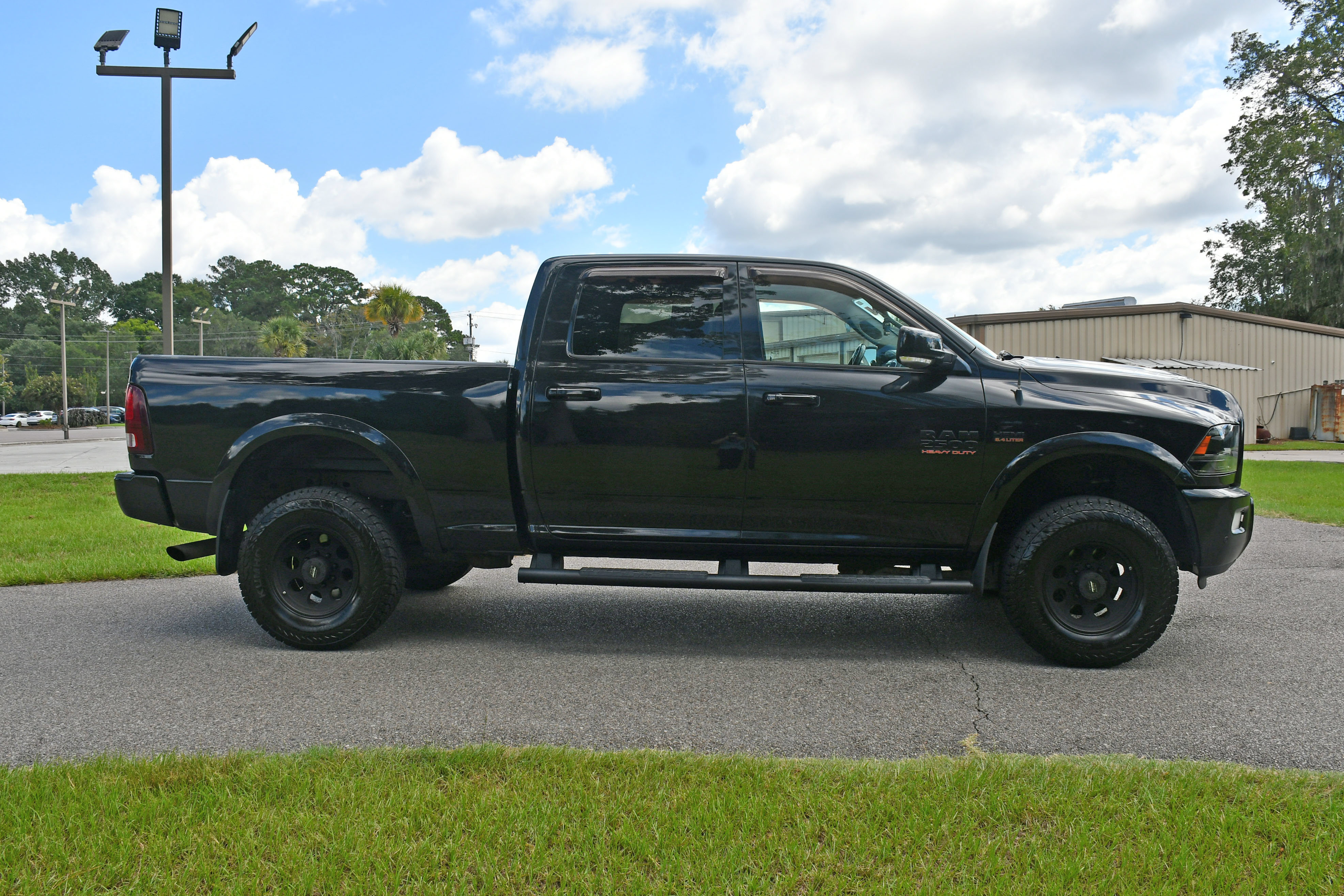 Used 2016 RAM 2500 Laramie w/ Sport Appearance Group AWD/4WD image 5