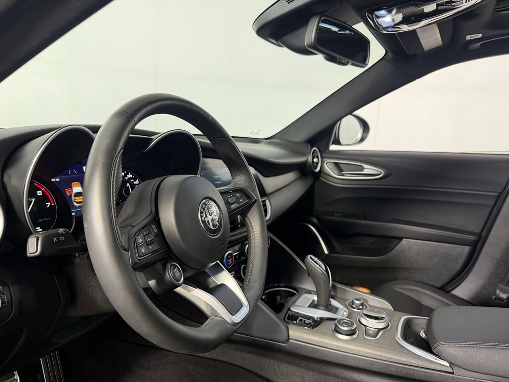 Used 2023 Alfa Romeo Giulia Ti w/ Active Assist Plus Package RWD image 23