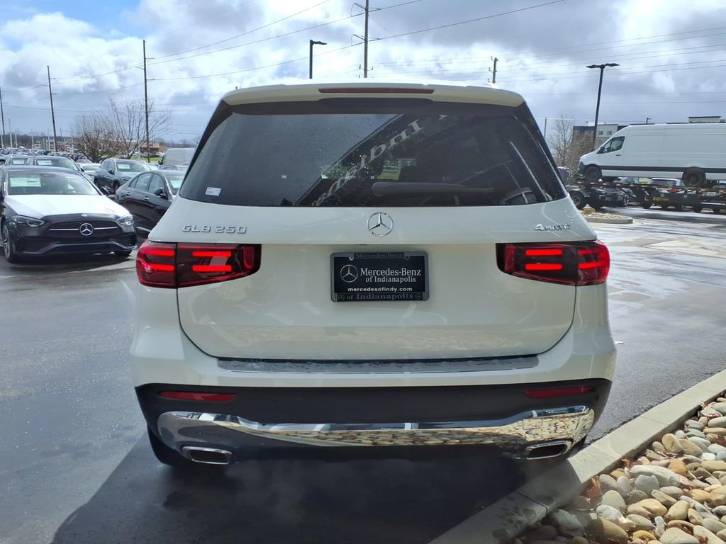 New 2026 Mercedes-Benz GLB 250 4MATIC image 5