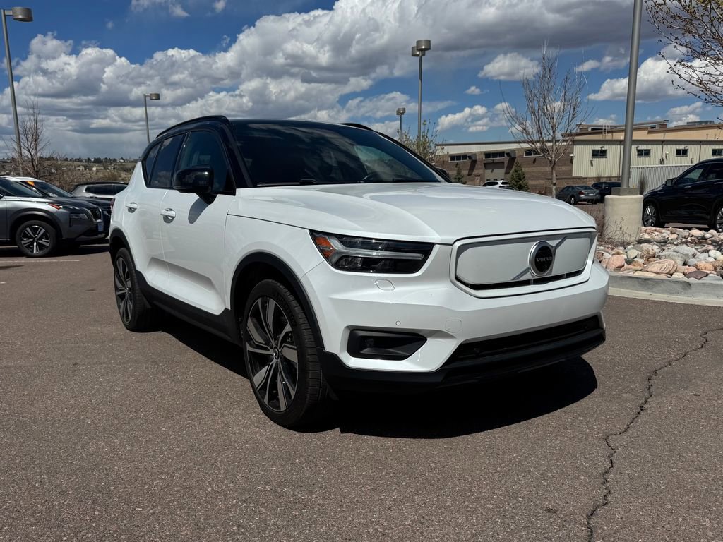 Used 2021 Volvo XC40 P8 Recharge w/ Advanced Package image 1