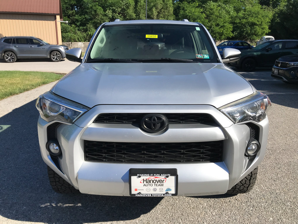 Used 2018 Toyota 4Runner SR5 AWD/4WD image 3