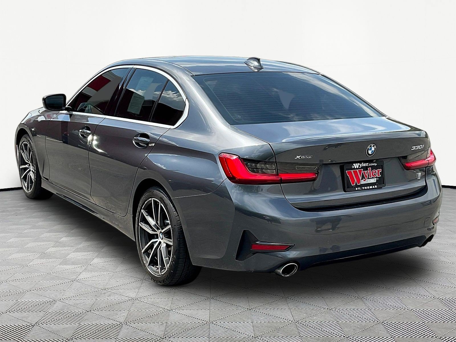 Used 2020 BMW 330i xDrive Sedan AWD/4WD image 4