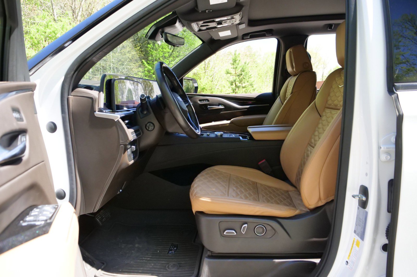 Used 2021 Cadillac Escalade Sport w/ Driver Assist Tech Package image 25