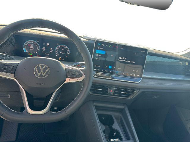 New 2026 Volkswagen Tiguan SE FWD image 10