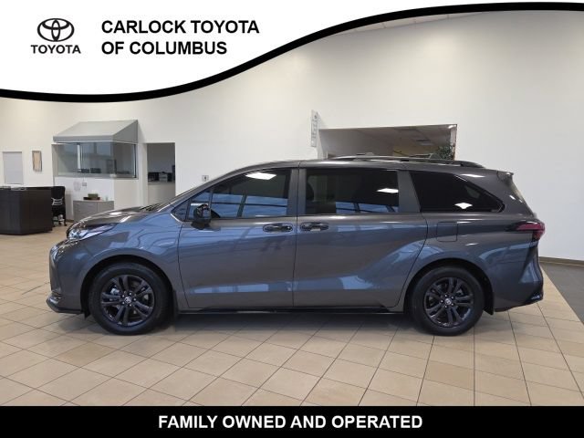 Used 2025 Toyota Sienna XSE w/ XSE Plus Package AWD/4WD image 2