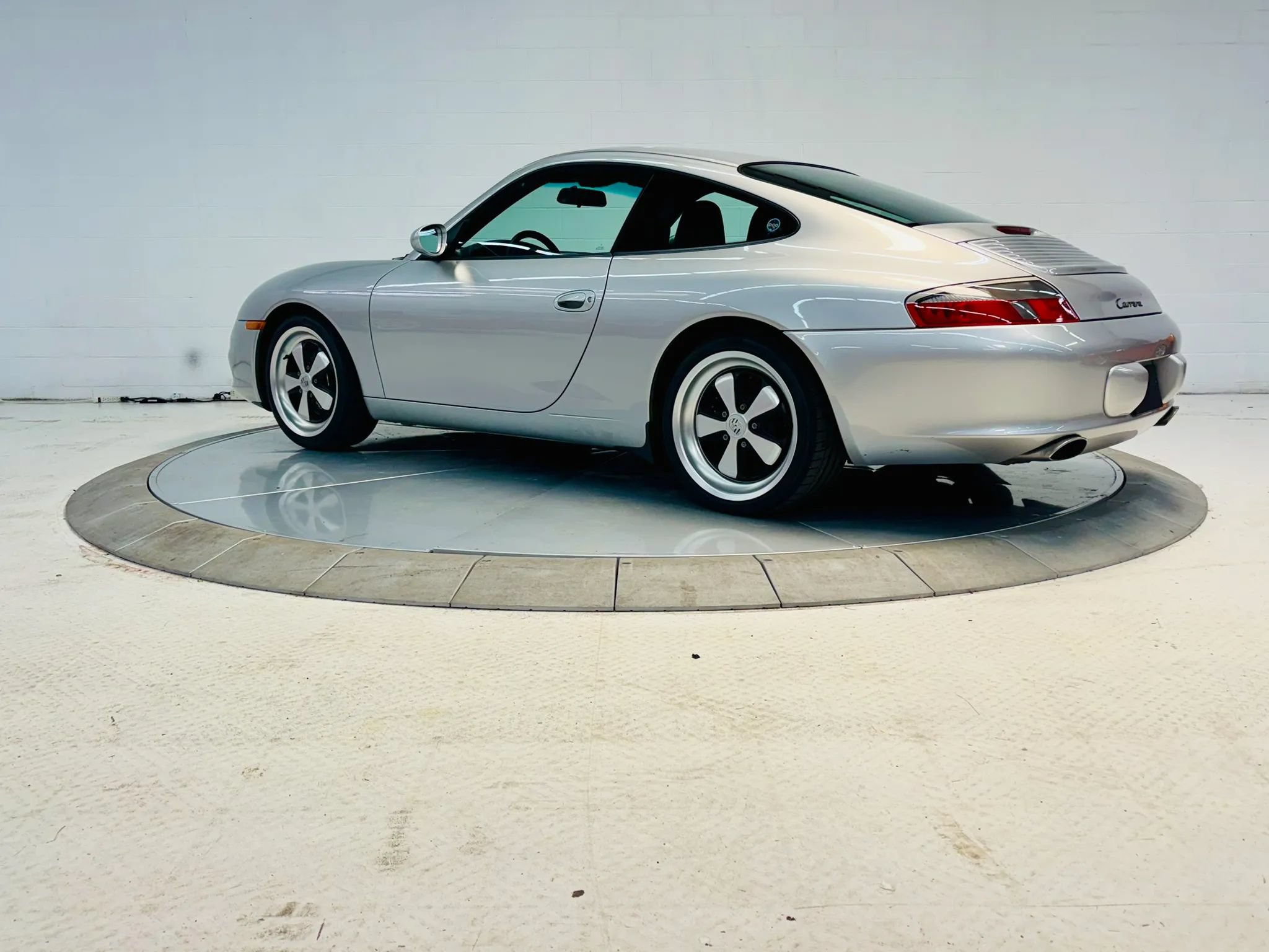 Used 2002 Porsche 911 GT3 RS image 32