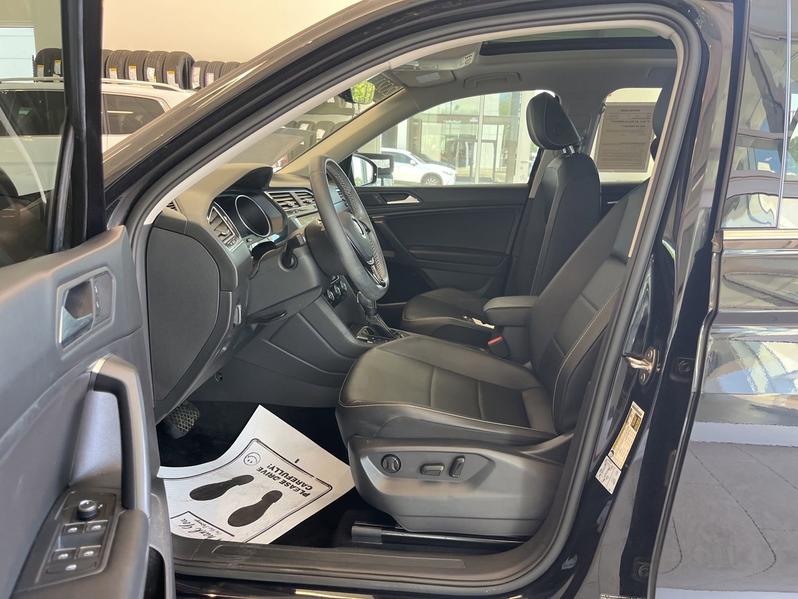 Certified 2021 Volkswagen Tiguan SE image 26