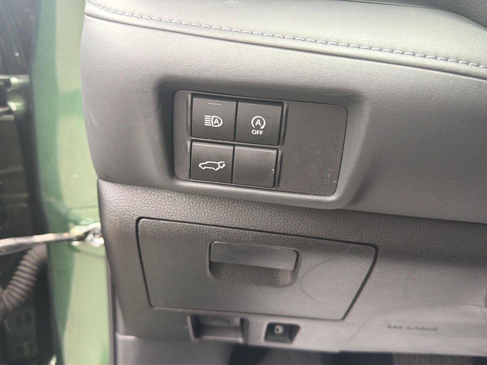 Used 2023 Toyota Highlander XLE AWD/4WD image 13
