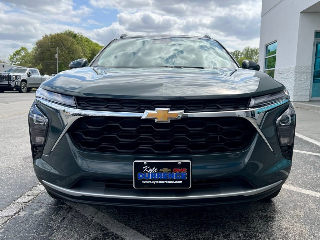 Used 2025 Chevrolet Trax LT image 5